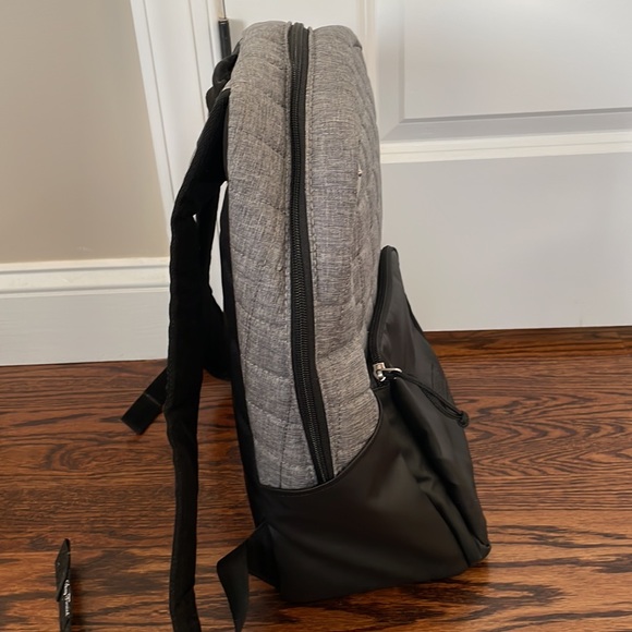 Backpack - Picture 4 of 9